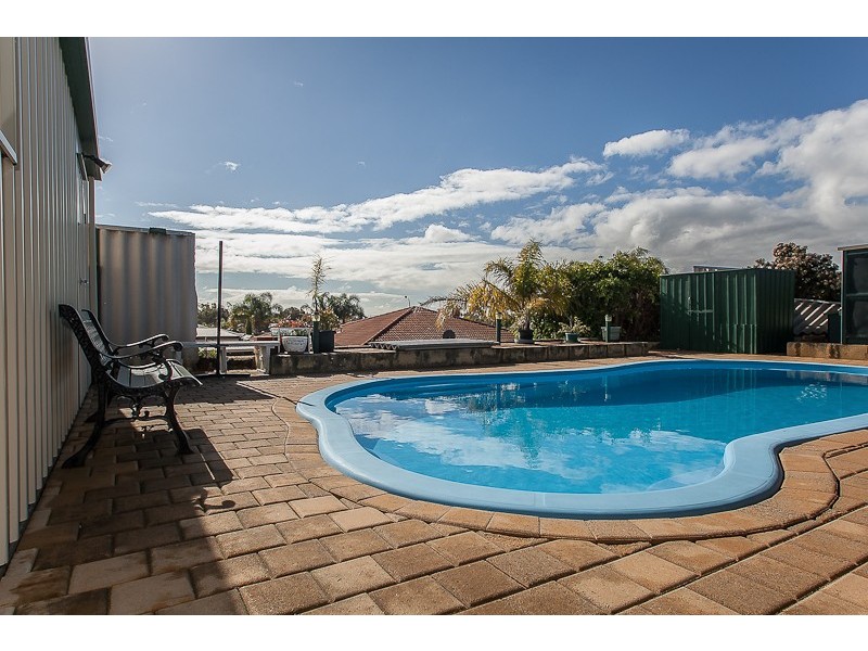 23 Brougham Cresent, Orelia WA 6167
