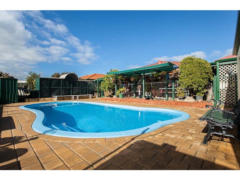 23 Brougham Cresent, Orelia WA 6167
