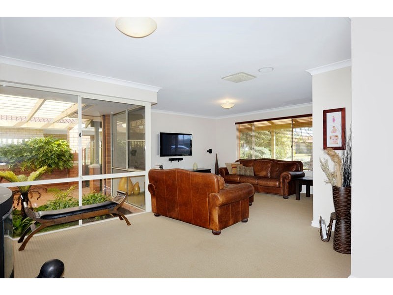 25 Seahaven Street, Safety Bay WA 6169