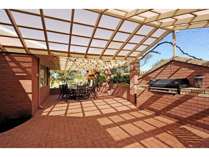 25 Seahaven Street, Safety Bay WA 6169