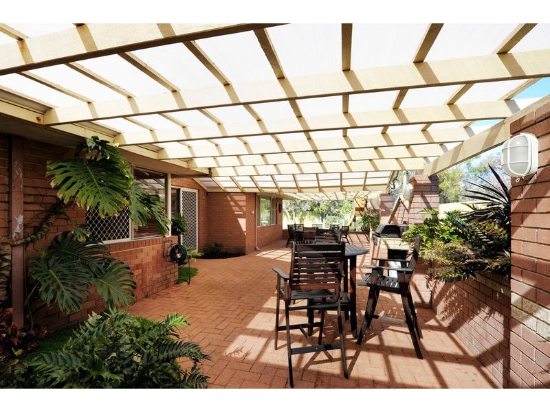 25 Seahaven Street, Safety Bay WA 6169