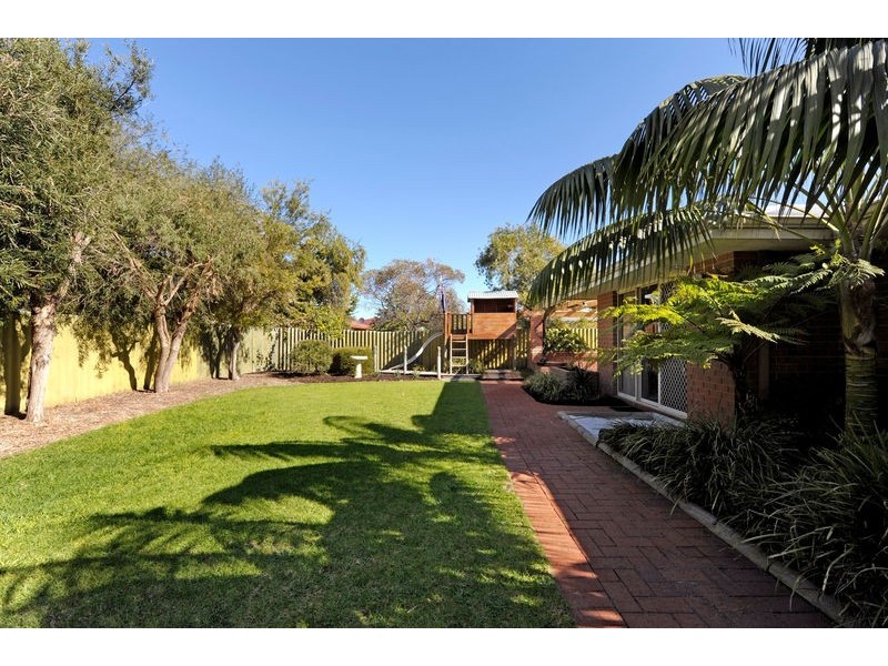 25 Seahaven Street, Safety Bay WA 6169