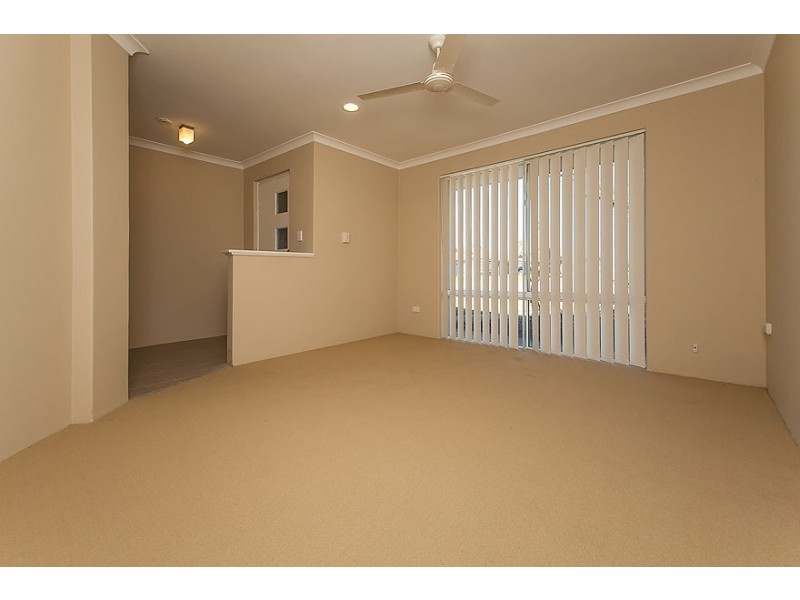 18 Coronata Drive, Warnbro WA 6169