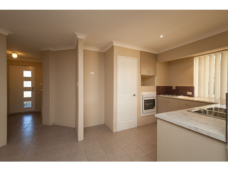 18 Coronata Drive, Warnbro WA 6169