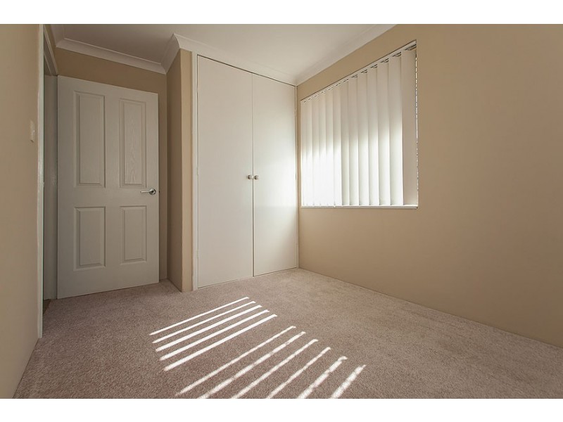 18 Coronata Drive, Warnbro WA 6169