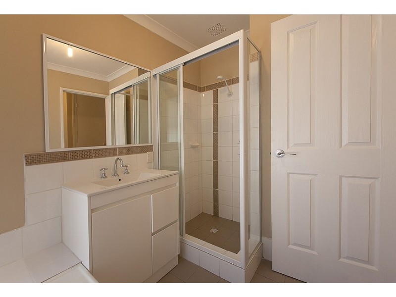 18 Coronata Drive, Warnbro WA 6169