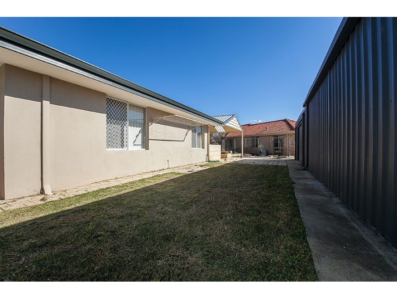 18 Coronata Drive, Warnbro WA 6169