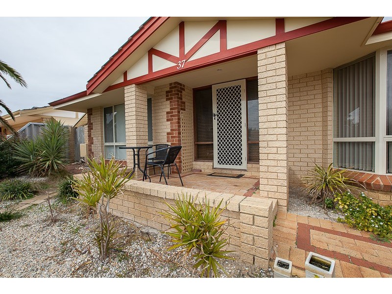 37 Cumberland Way, Waikiki WA 6169