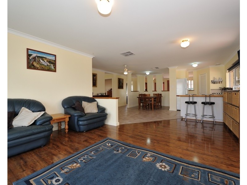 1 ROLLA GROVE, Waikiki WA 6169