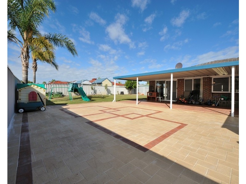 1 ROLLA GROVE, Waikiki WA 6169