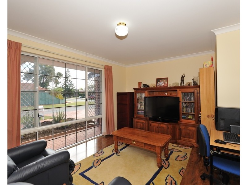 1 ROLLA GROVE, Waikiki WA 6169