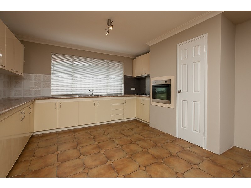 98 Coronata Drive, Warnbro WA 6169