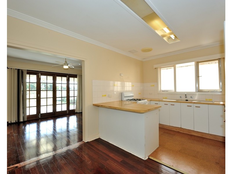 9 Greene Street, Rockingham WA 6168