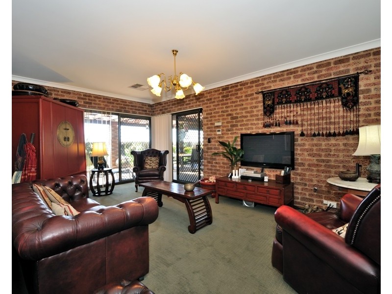 17 Hilda Rd, Waikiki WA 6169