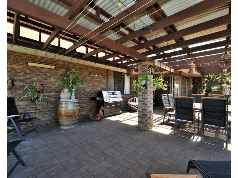 17 Hilda Rd, Waikiki WA 6169