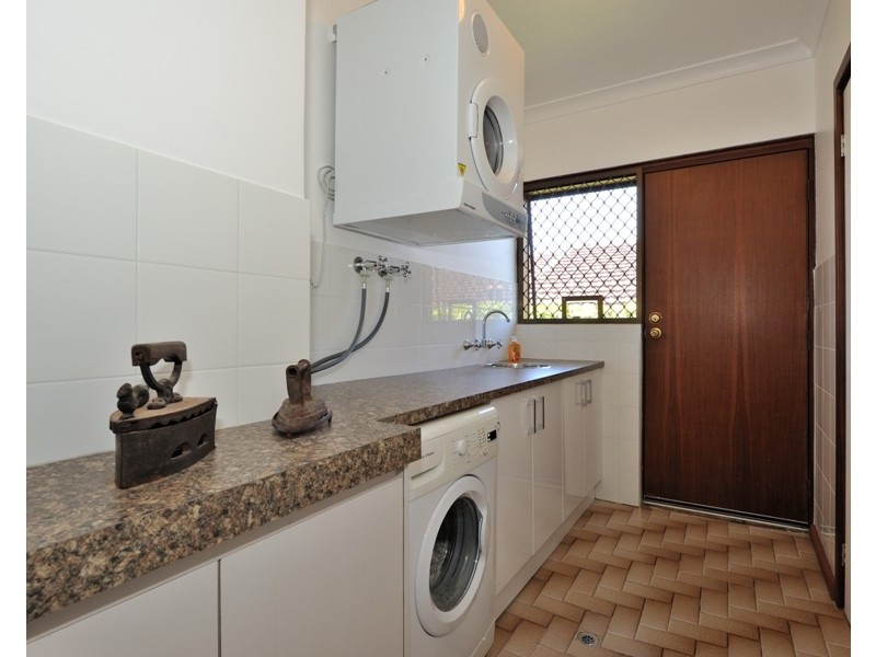 17 Hilda Rd, Waikiki WA 6169