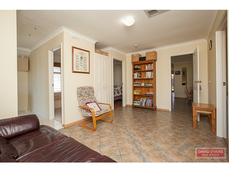 15 Bandera Close, Warnbro WA 6169