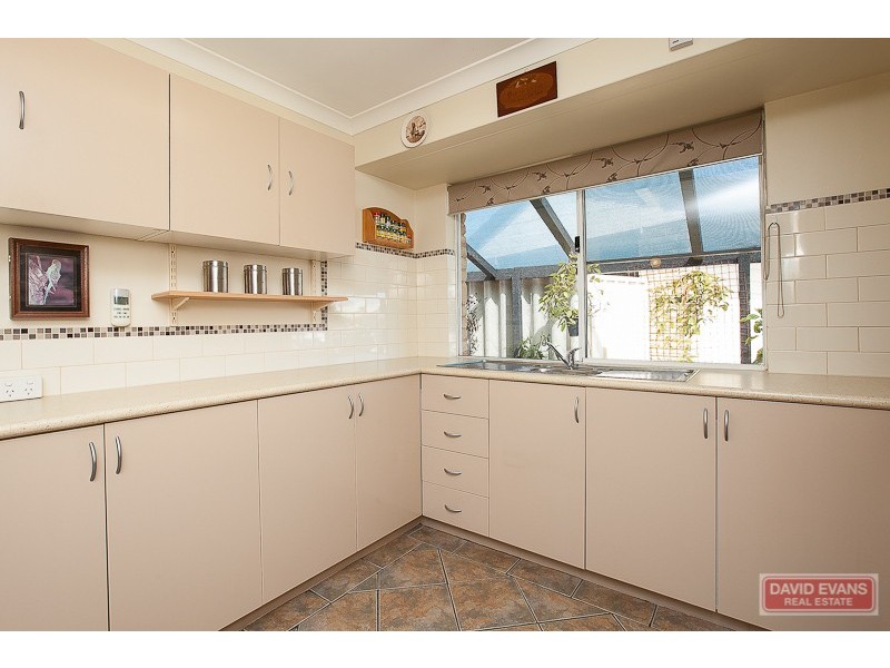 15 Bandera Close, Warnbro WA 6169