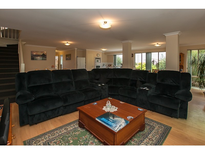 34 Erlistoun Street, Golden Bay WA 6174