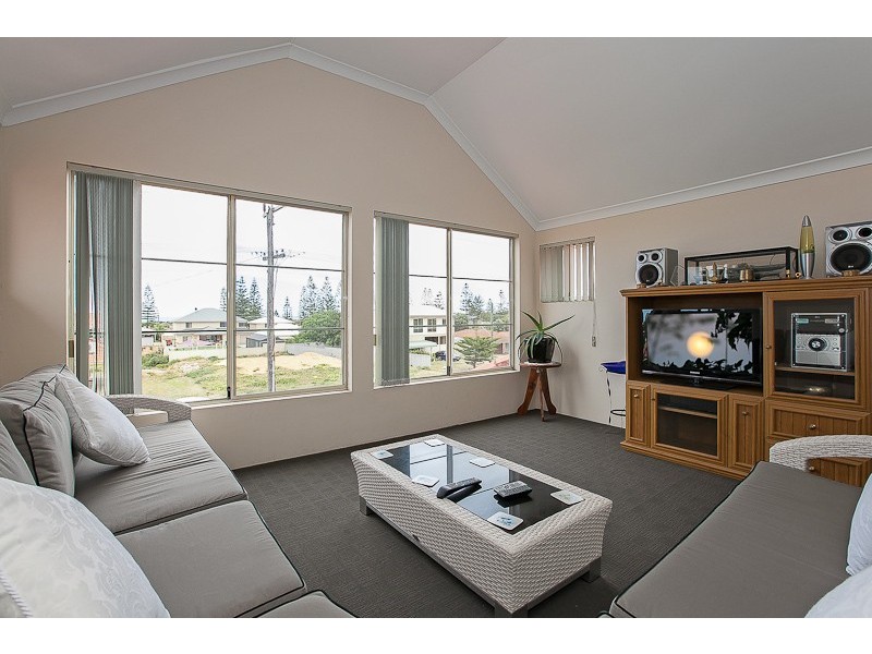 34 Erlistoun Street, Golden Bay WA 6174