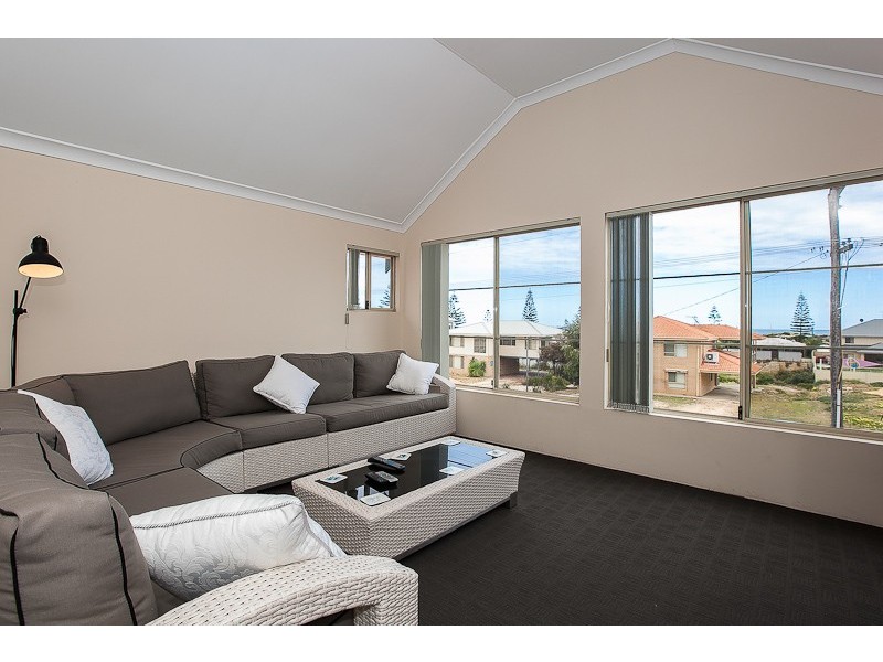 34 Erlistoun Street, Golden Bay WA 6174