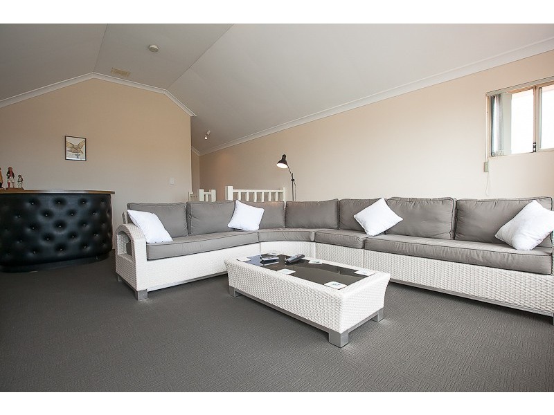 34 Erlistoun Street, Golden Bay WA 6174