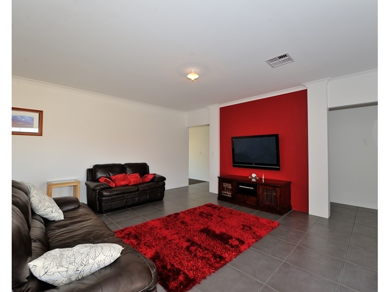 54 Hayeswater Circuit, Waikiki WA 6169