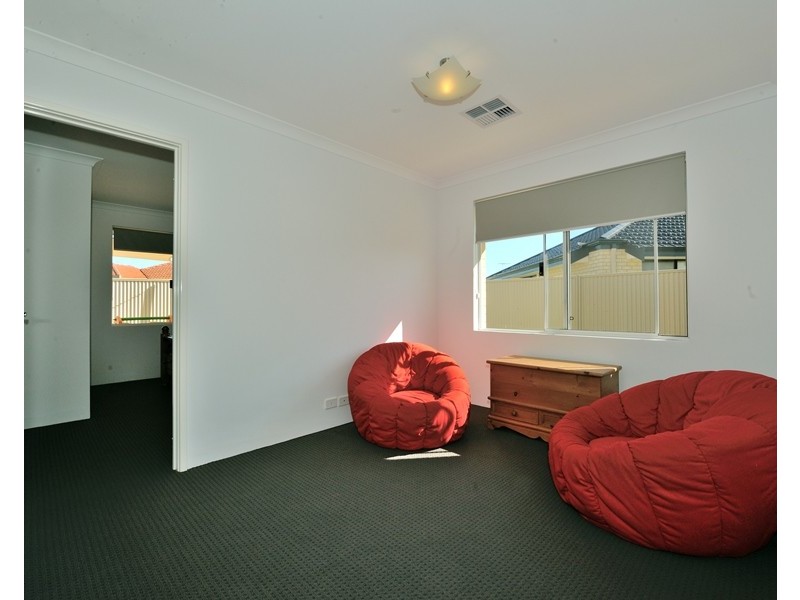 54 Hayeswater Circuit, Waikiki WA 6169