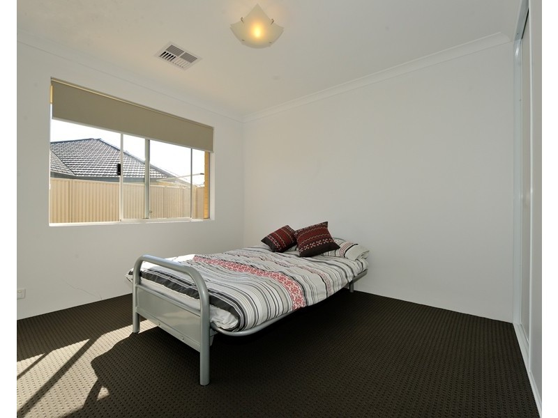 54 Hayeswater Circuit, Waikiki WA 6169