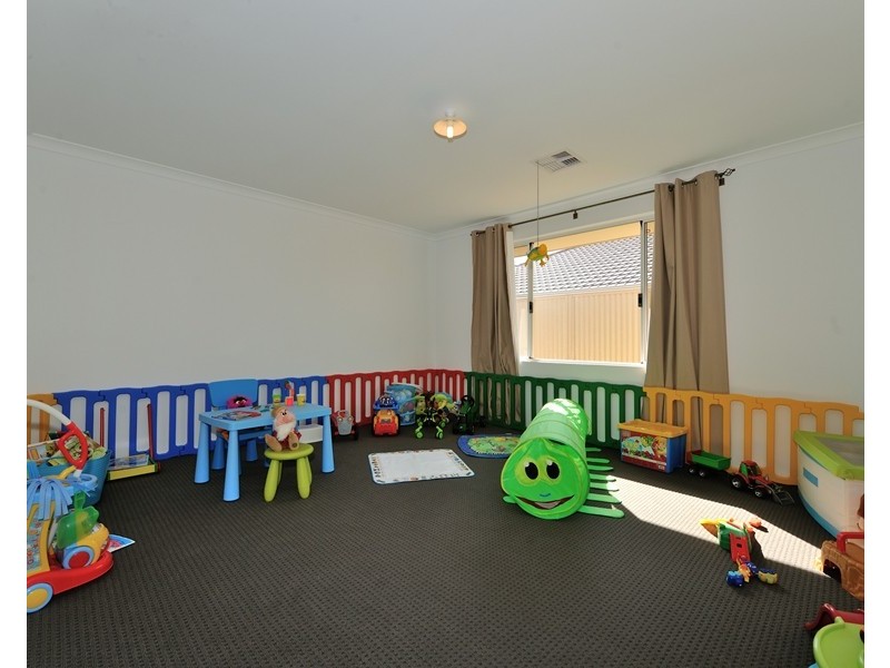 54 Hayeswater Circuit, Waikiki WA 6169