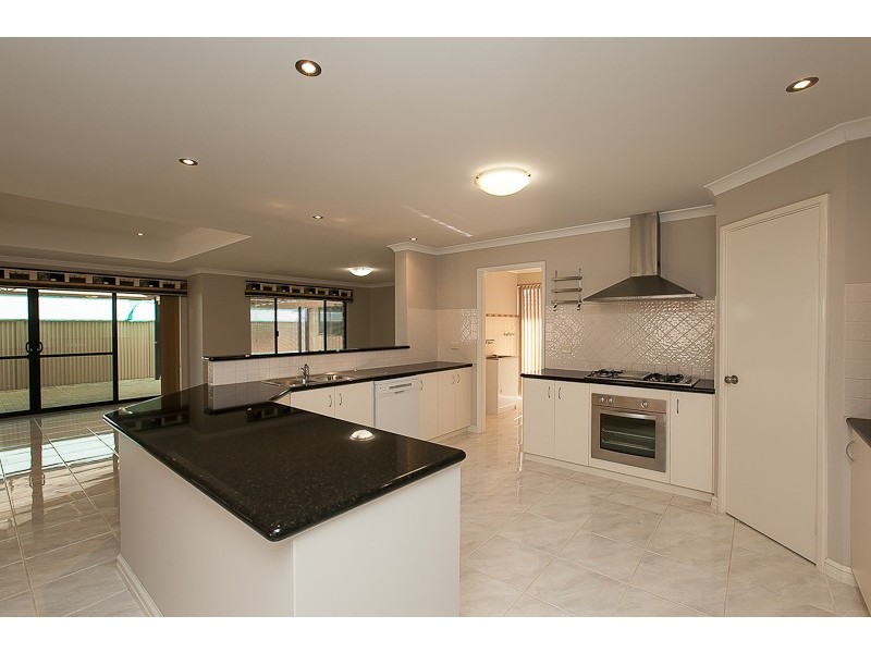 9 Ravenglass Crescent, Waikiki WA 6169