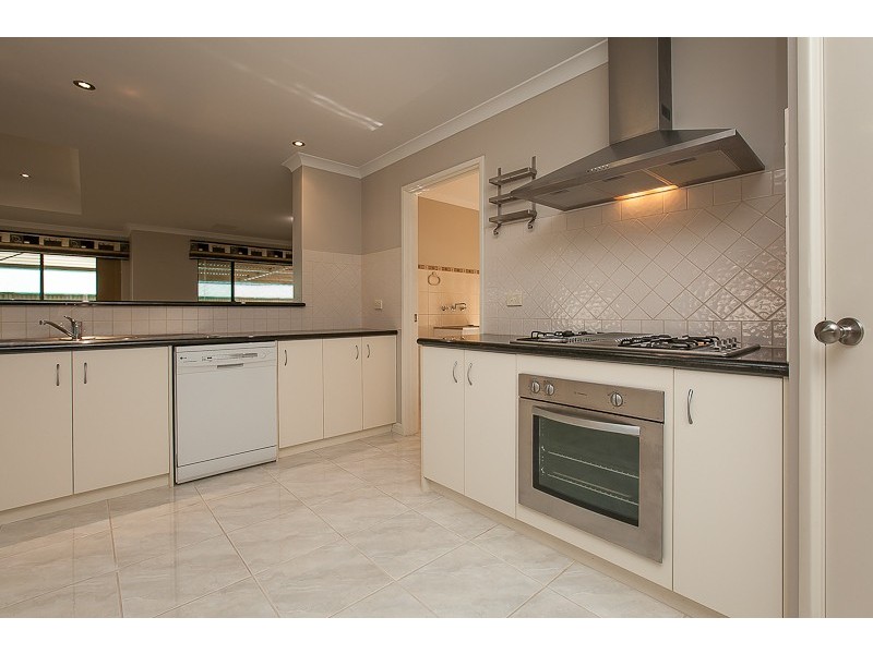 9 Ravenglass Crescent, Waikiki WA 6169