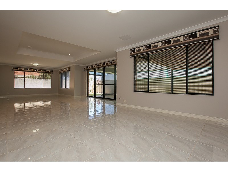 9 Ravenglass Crescent, Waikiki WA 6169