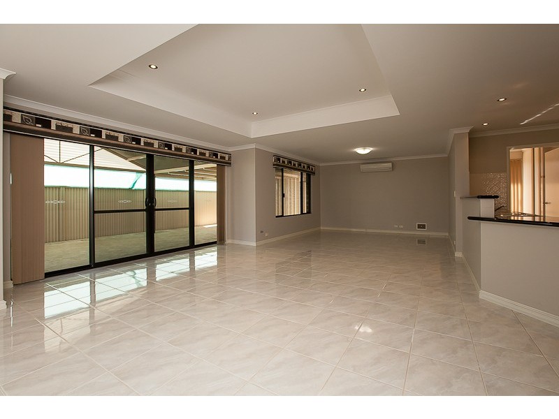 9 Ravenglass Crescent, Waikiki WA 6169