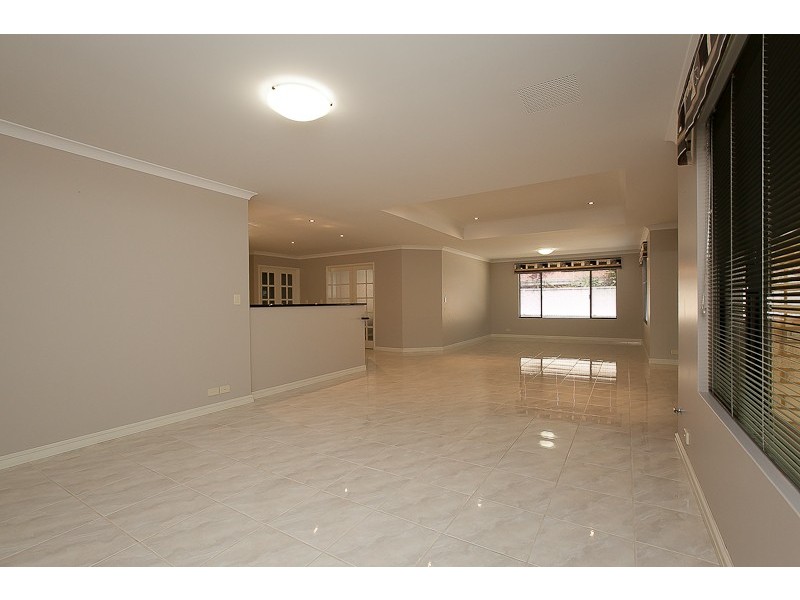 9 Ravenglass Crescent, Waikiki WA 6169