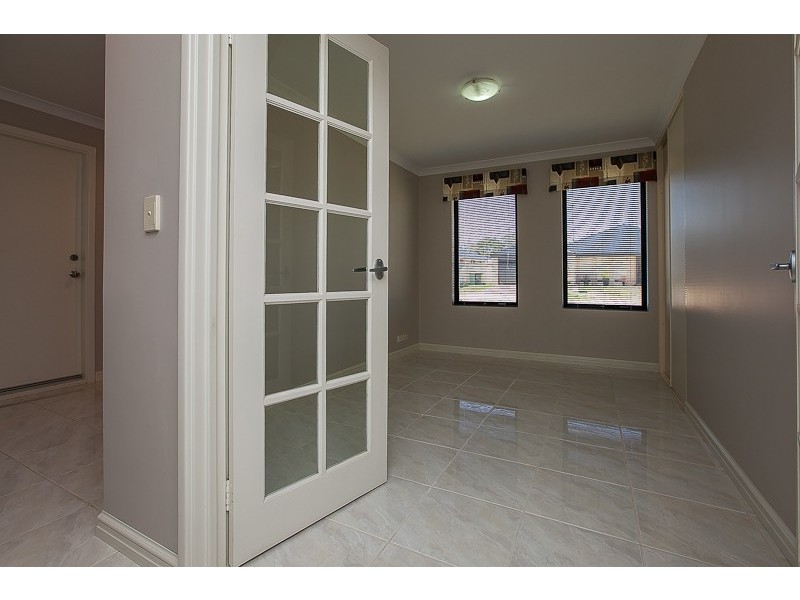 9 Ravenglass Crescent, Waikiki WA 6169