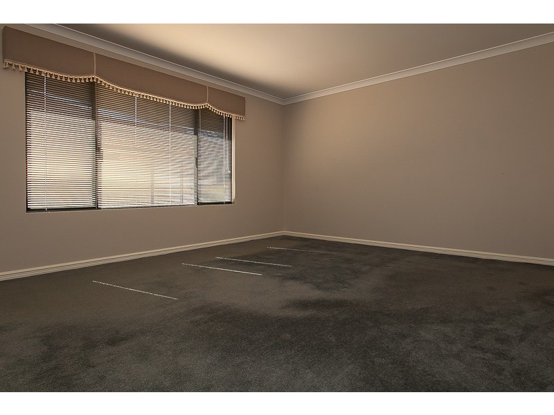 9 Ravenglass Crescent, Waikiki WA 6169