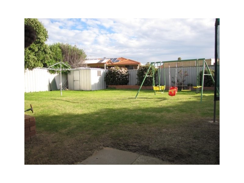 4 AULD COURT, Waikiki WA 6169