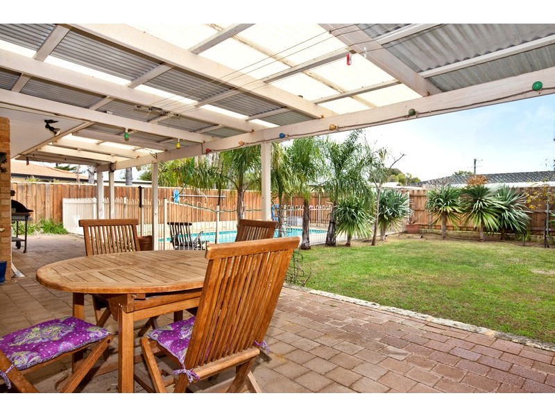 24 Seahaven Street, Safety Bay WA 6169