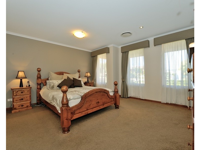 14 Powis Way, Warnbro WA 6169