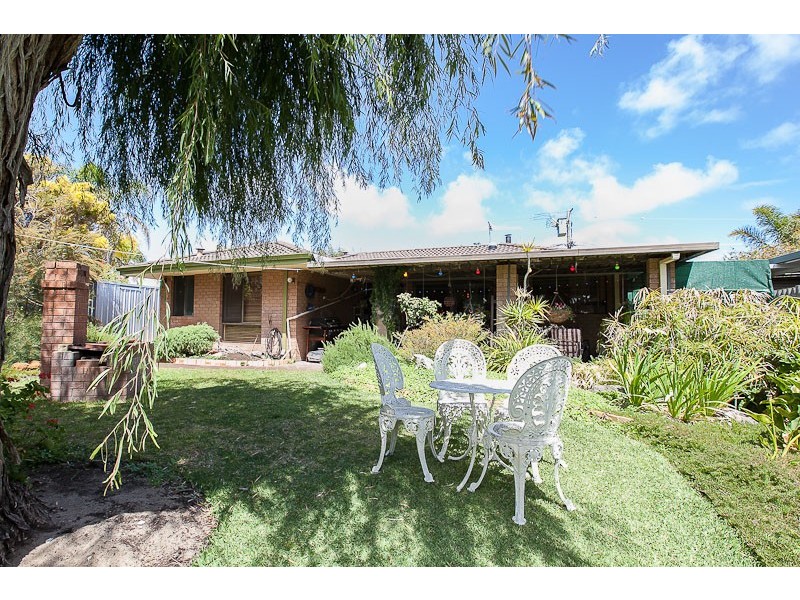 27 Lynda Crescent, Cooloongup WA 6168