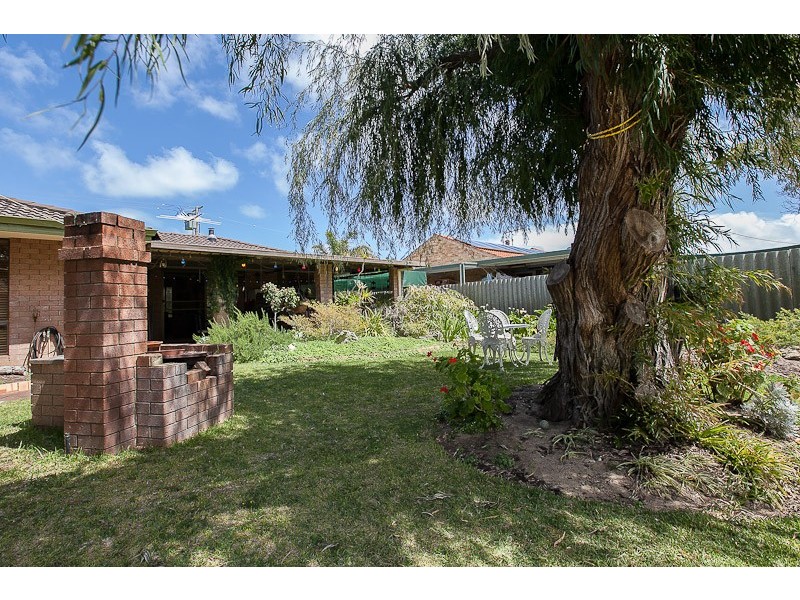 27 Lynda Crescent, Cooloongup WA 6168