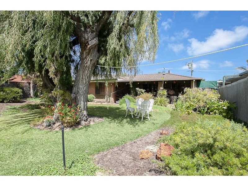 27 Lynda Crescent, Cooloongup WA 6168