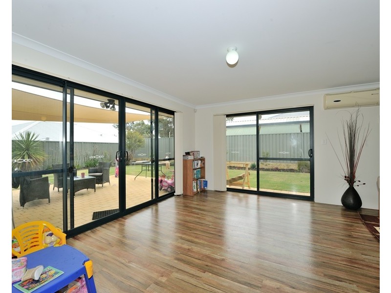 24 Wittering Court, Wellard WA 6170