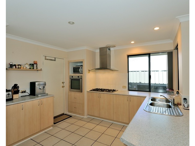 19 Lemongum Drive, Baldivis WA 6171