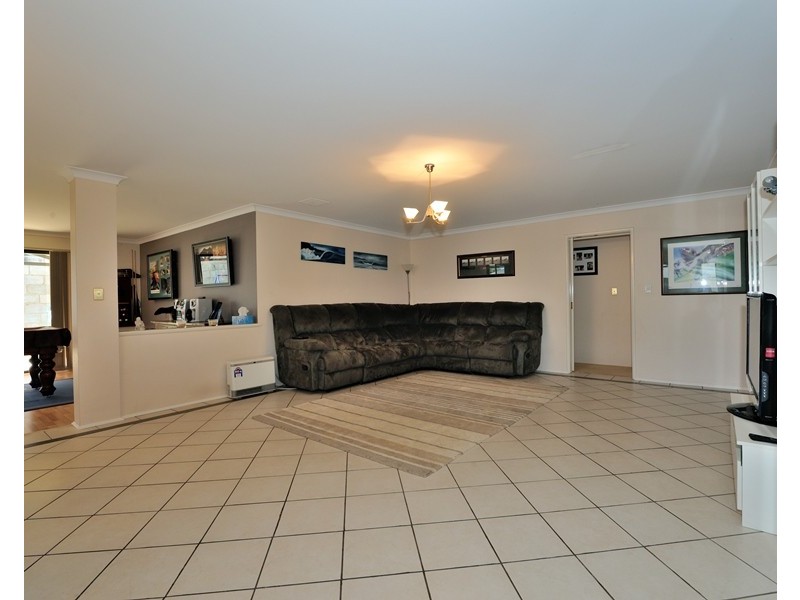 19 Lemongum Drive, Baldivis WA 6171