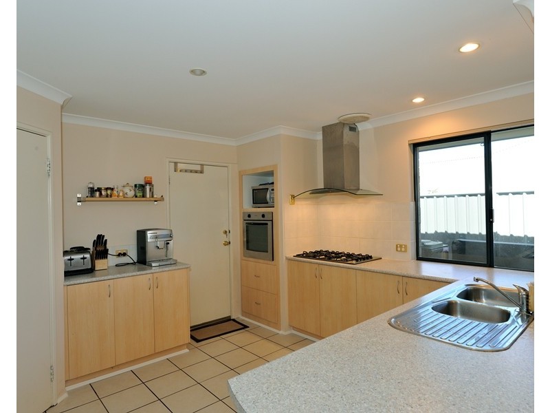 19 Lemongum Drive, Baldivis WA 6171