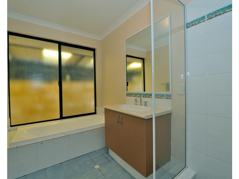 19 Lemongum Drive, Baldivis WA 6171