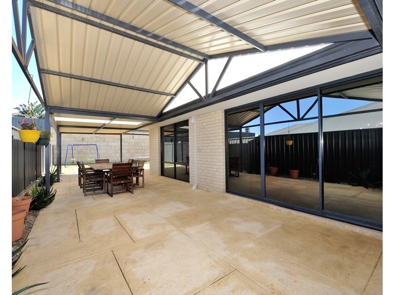 19 Lemongum Drive, Baldivis WA 6171