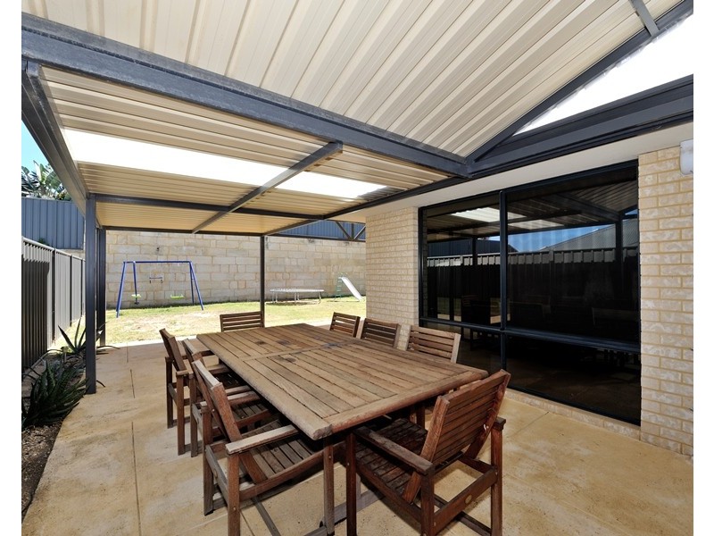 19 Lemongum Drive, Baldivis WA 6171